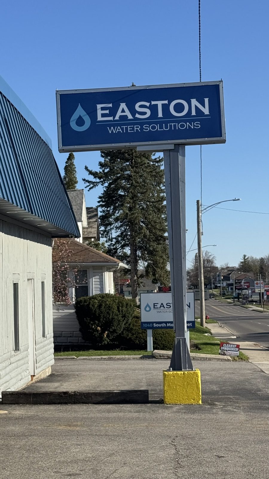 Exterior Signs — photo 1