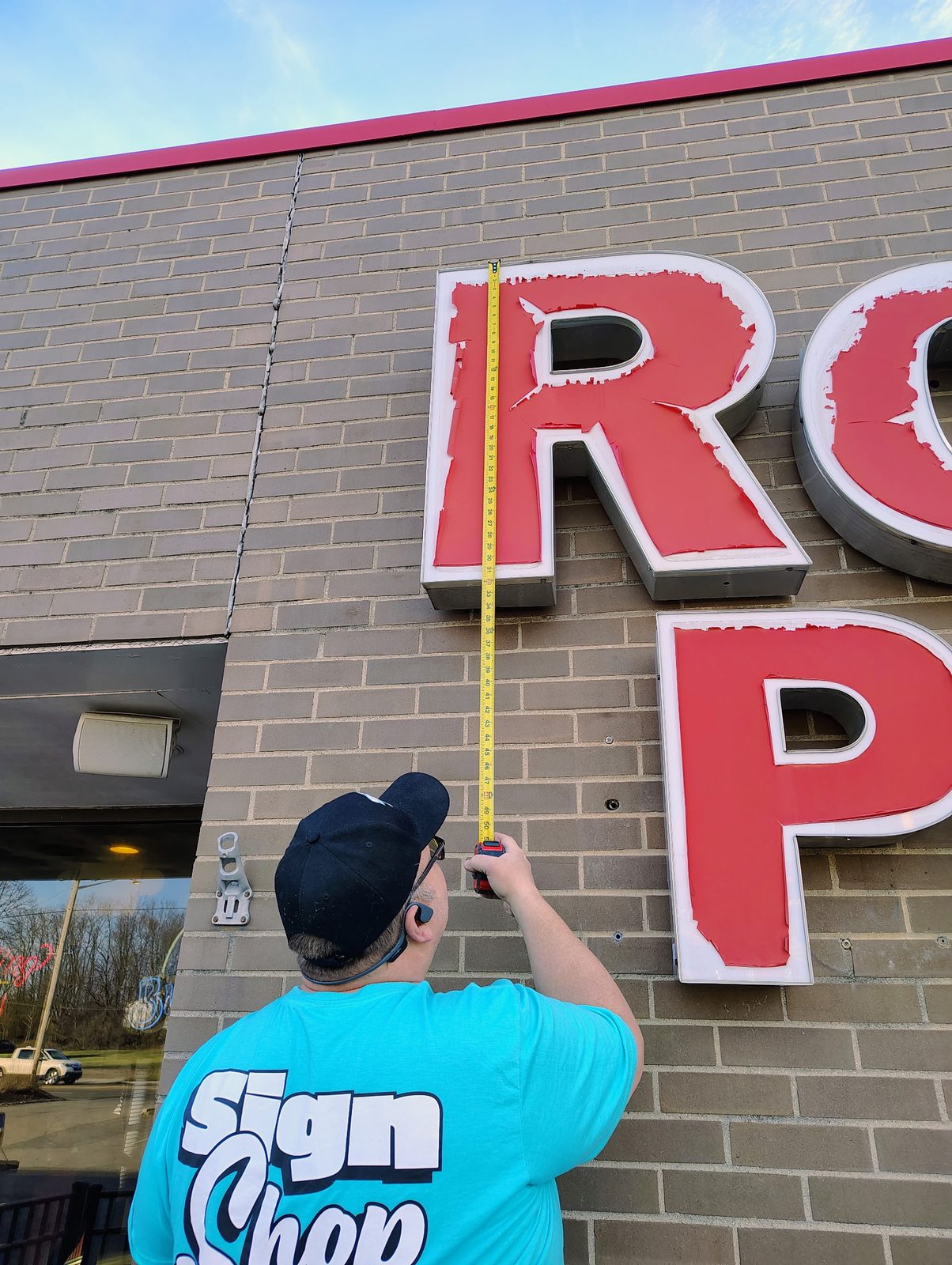 Predictable Sign Maintenance Solutions for Facilities Teams